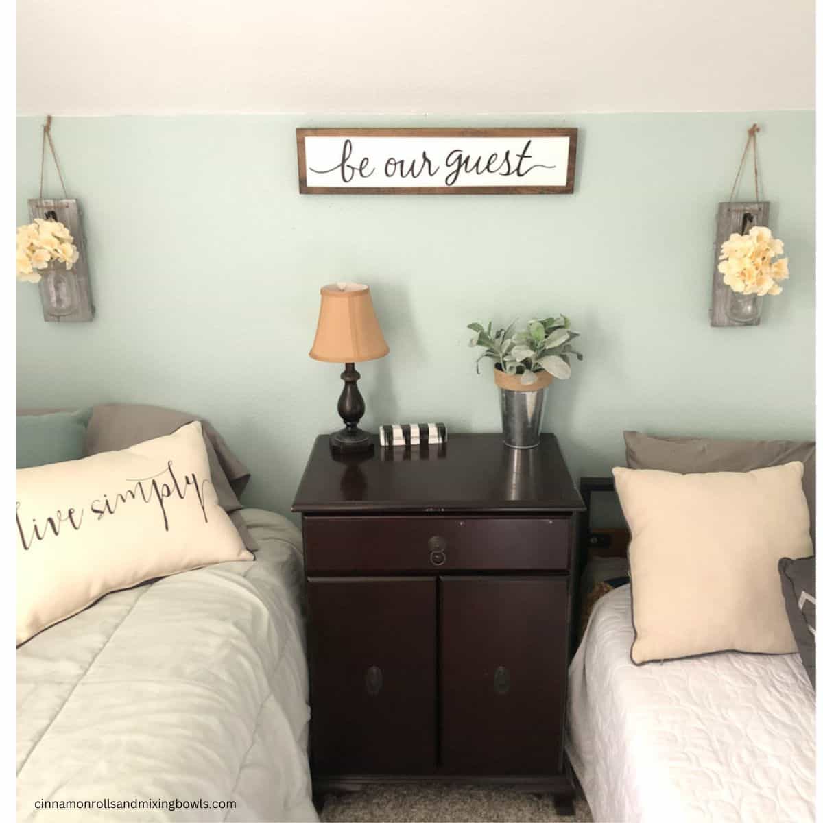 square image 11 ways to stay encouraged as a homemaker bedroom picture