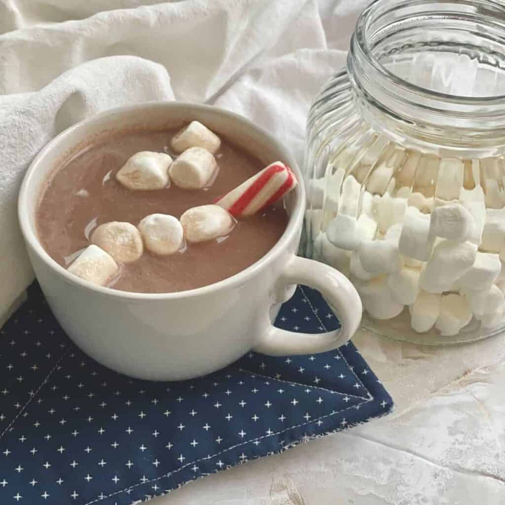 can you use coffee creamer in hot chocolate 